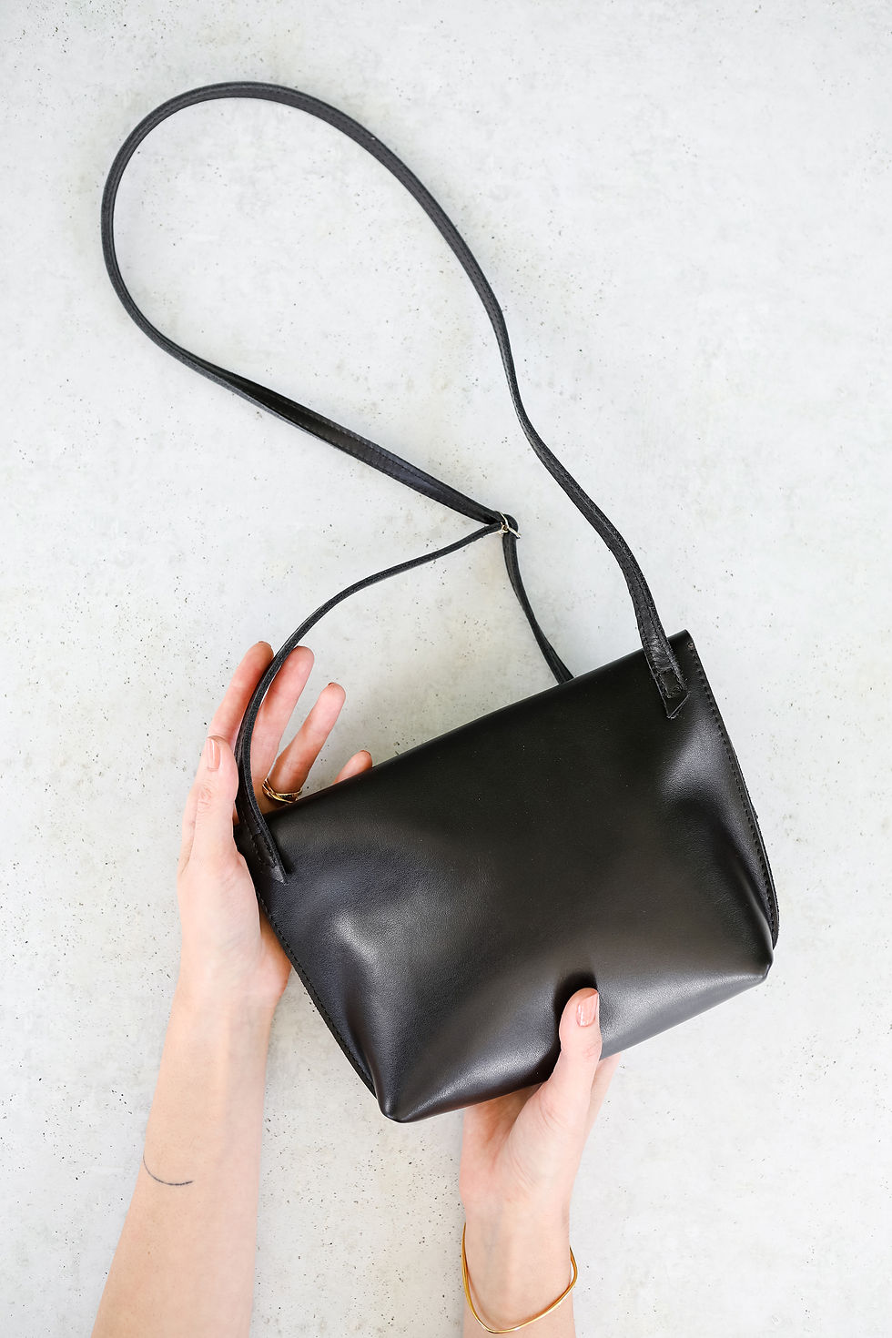 Thumbnail: Kabelka minimal_čierna