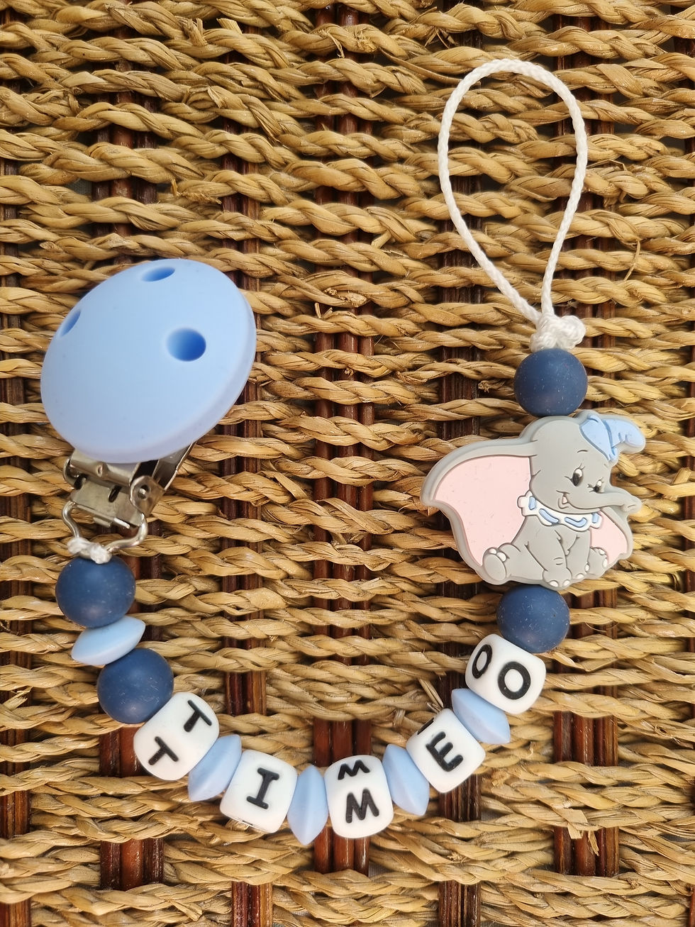 Attache tétine personnalisée silicone Dumbo bleu Disney, alliant sécurité, praticité et charme naturel pour accompagner bébé