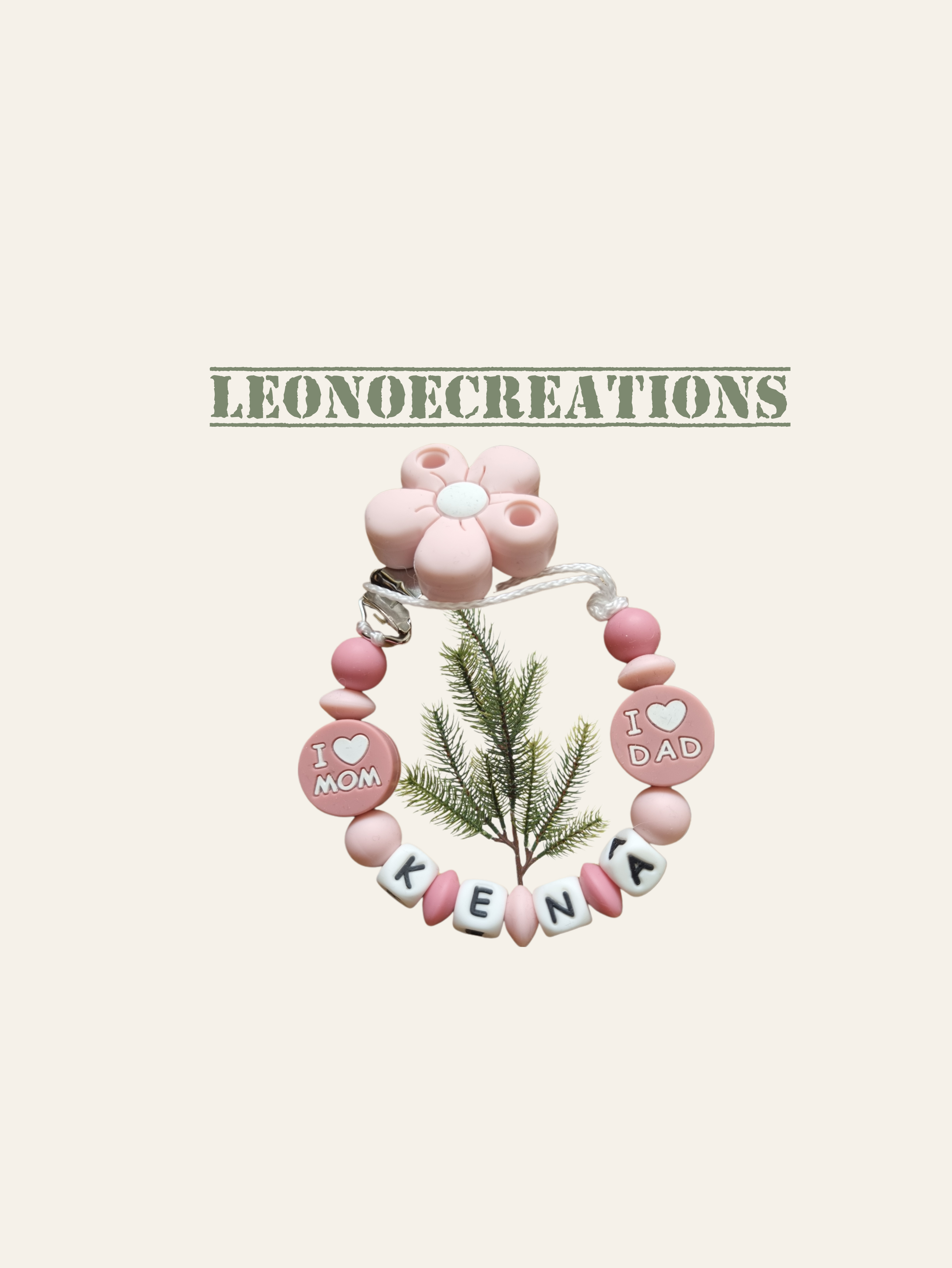 Attache tétine personnalisée silicone fleur rose fille, alliant sécurité, praticité et charme naturel pour accompagner bébé