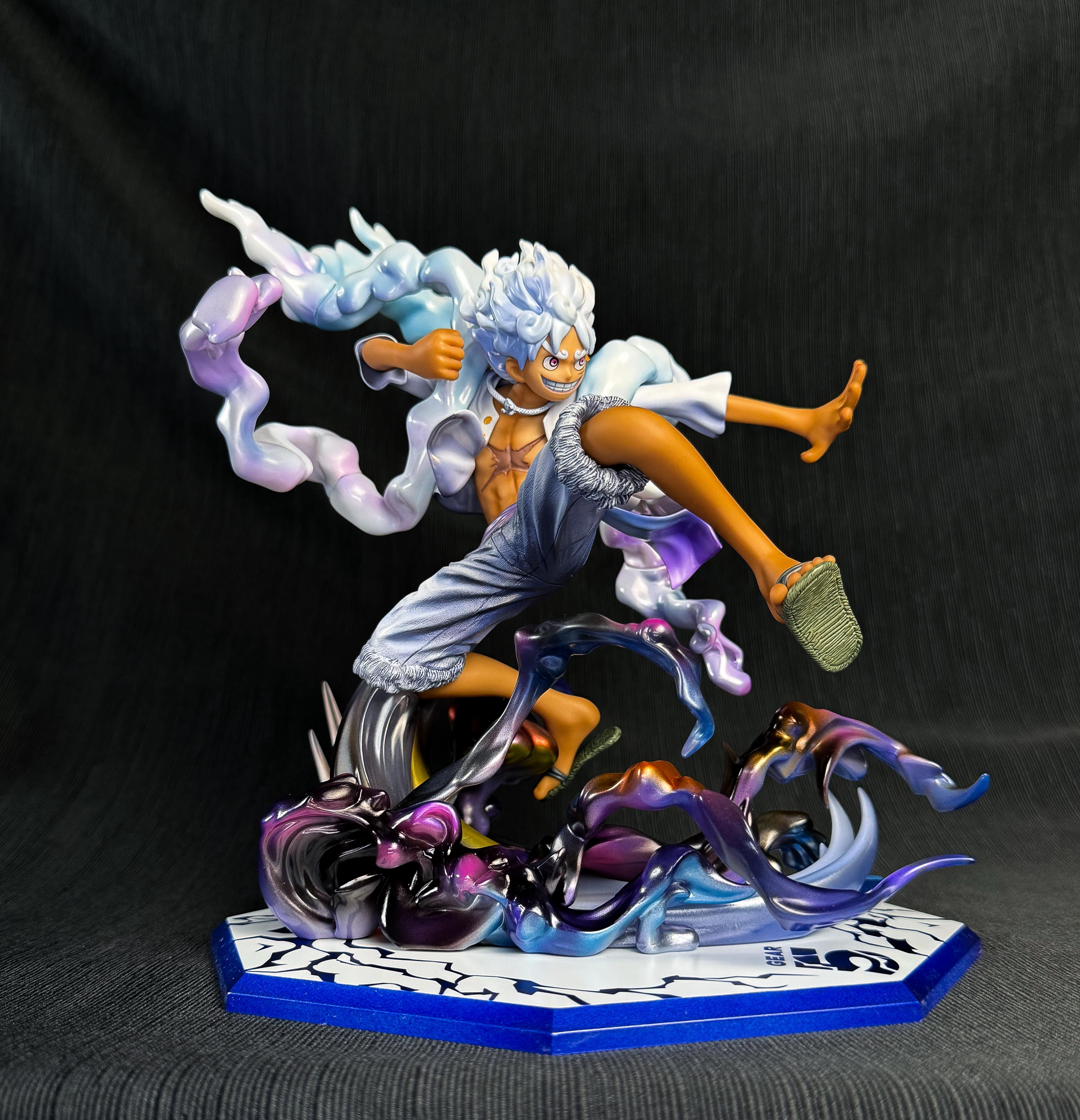 Luffy Gear 5 - 23 cm