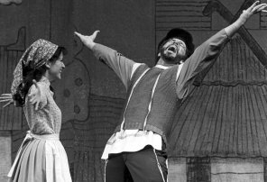 As Motel, the Tailor