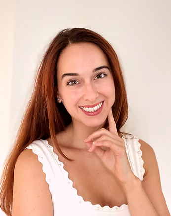 get to know Claudia Gavi