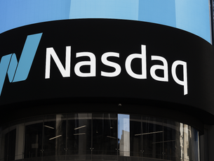 Nasdaq 100 ai Massimi: Tra Supporto Monetario e Cautela Istituzionale