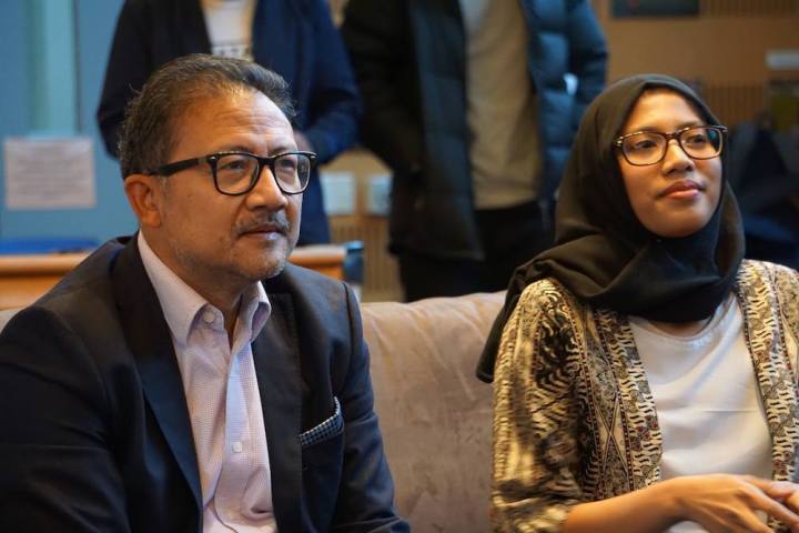 Dubes RI Y. Kristiarto S. Legowo beserta Ketua PPIA ACT Yuhan Farah Maulida