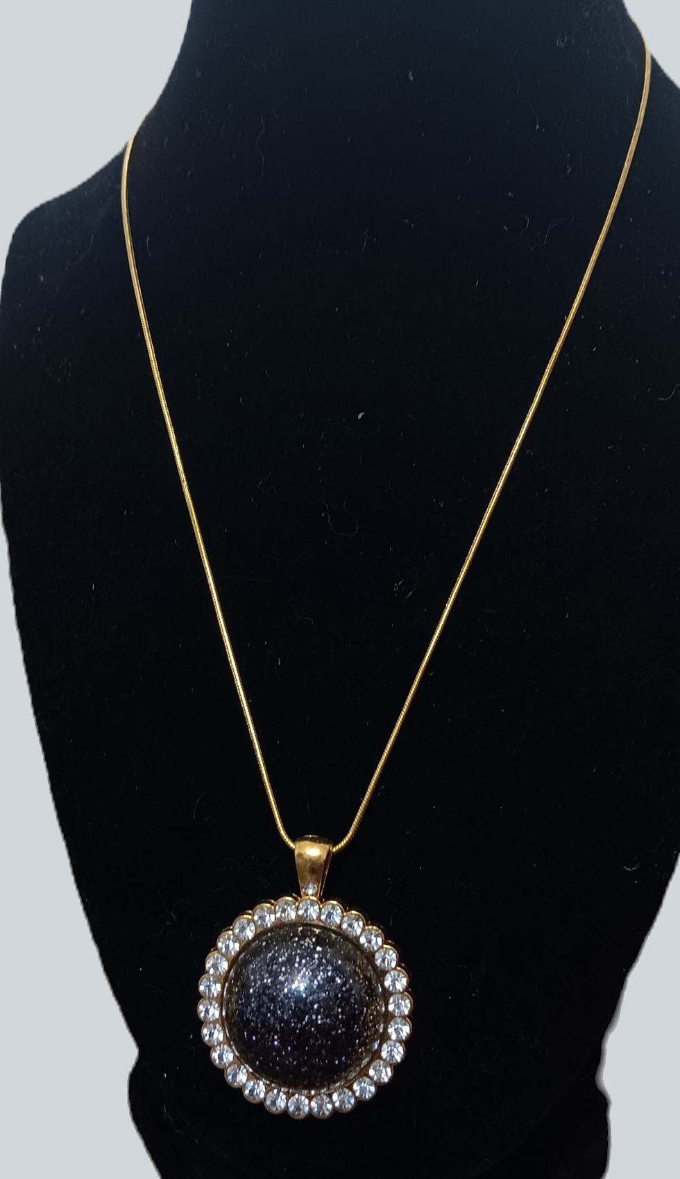 Gold Round Resin Necklace