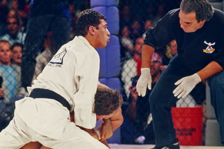 Royce choking Shamrock