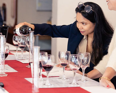 Atelier assemblage de vins Bordeaux au Château Haut-Lagrange, Léognan.jpg