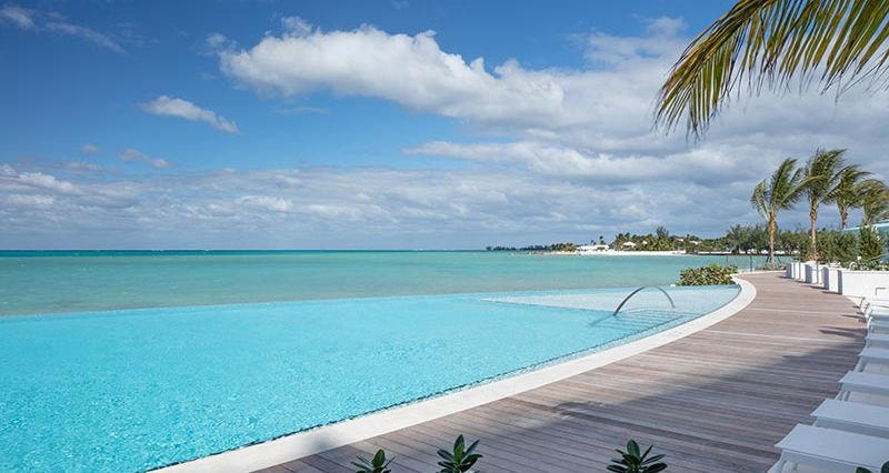 pool-deck800x600.jpg