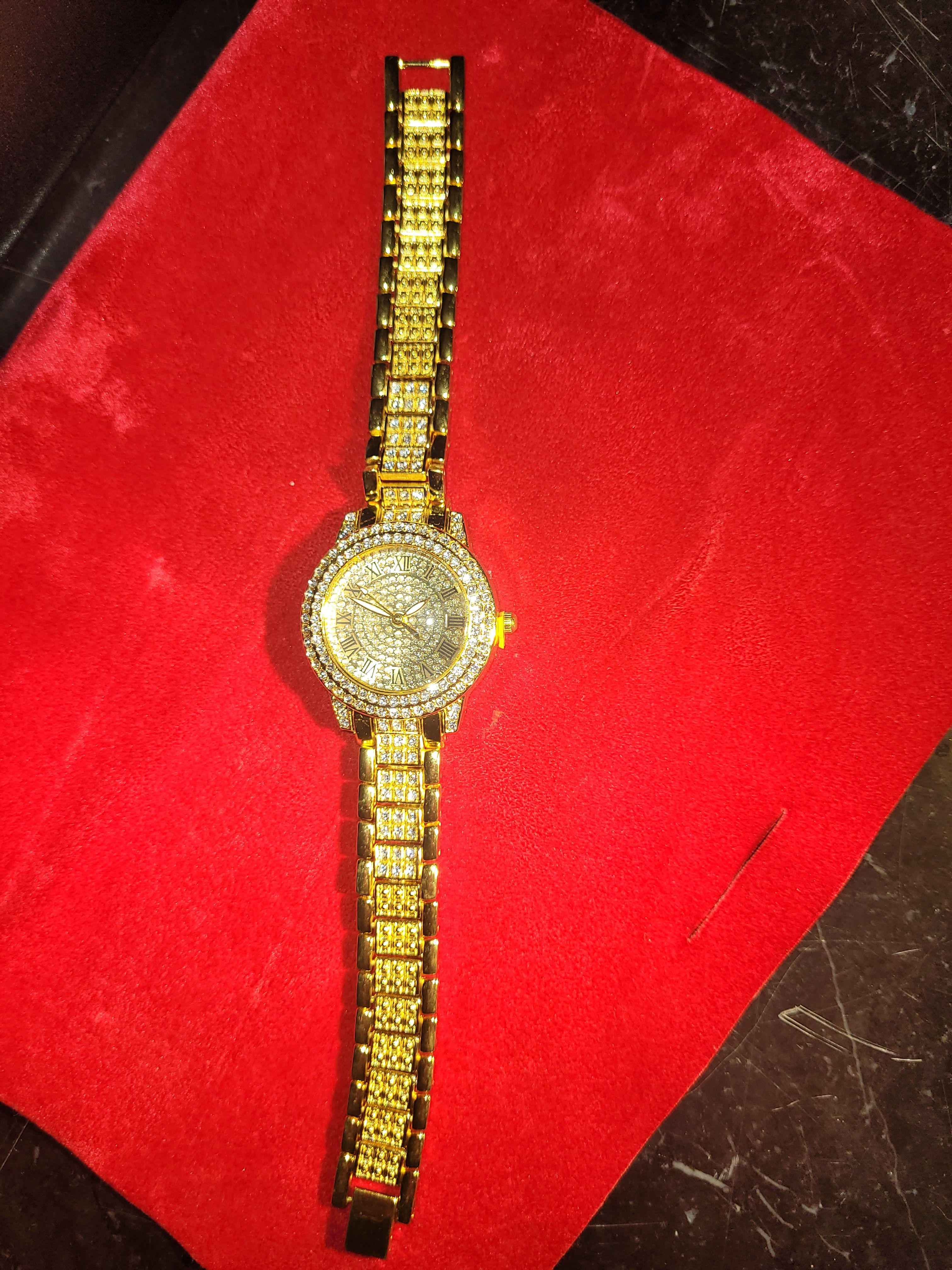 Gold Tone Watch With Faux Diamonds Design