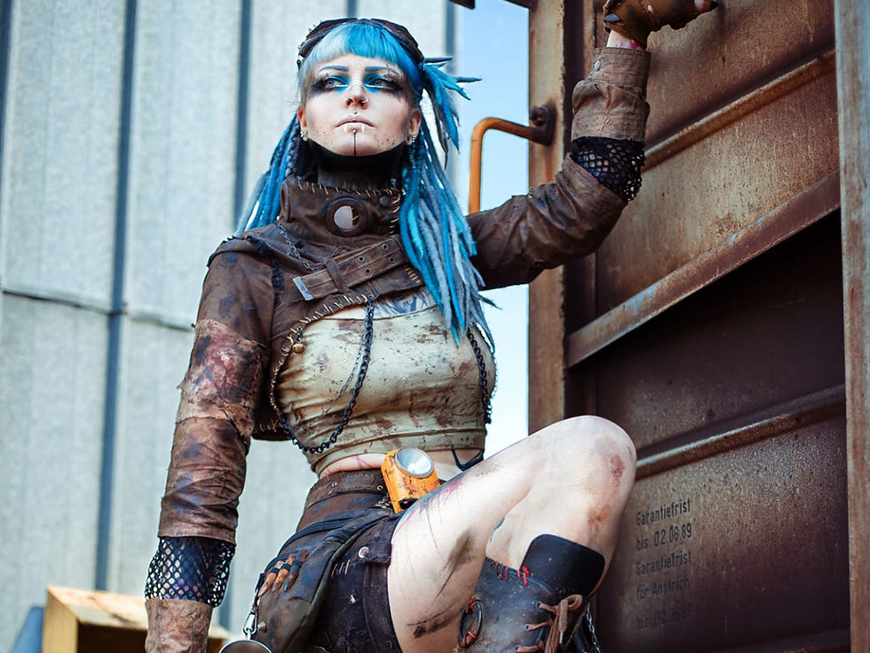 At a photoshooting with Valeera Photography, Aki shows off her post-apocalyptic style in a striking pose.
