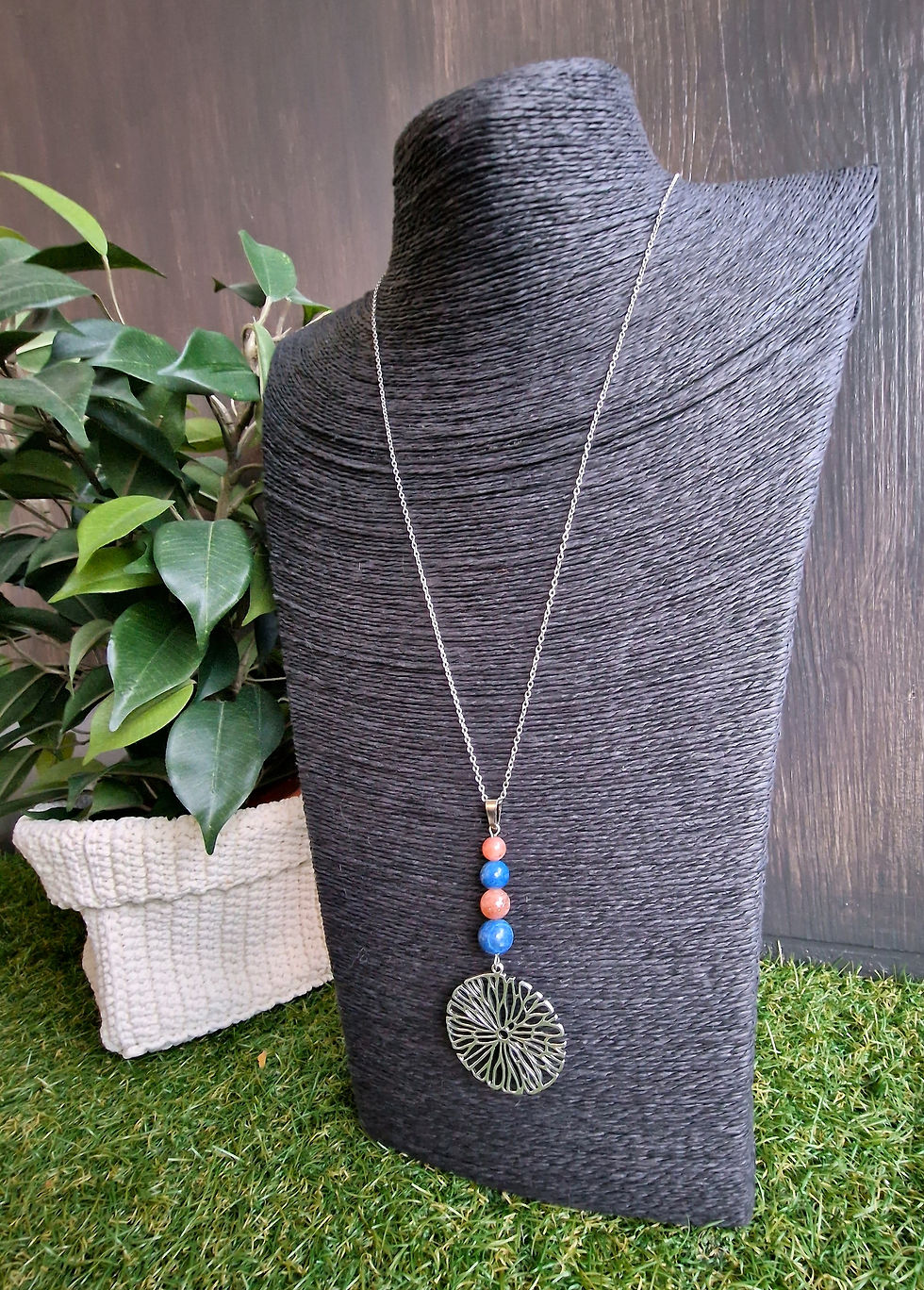Miniature : Collier sautoir avec des pierres de lapis-lazuli et pierres de soleil