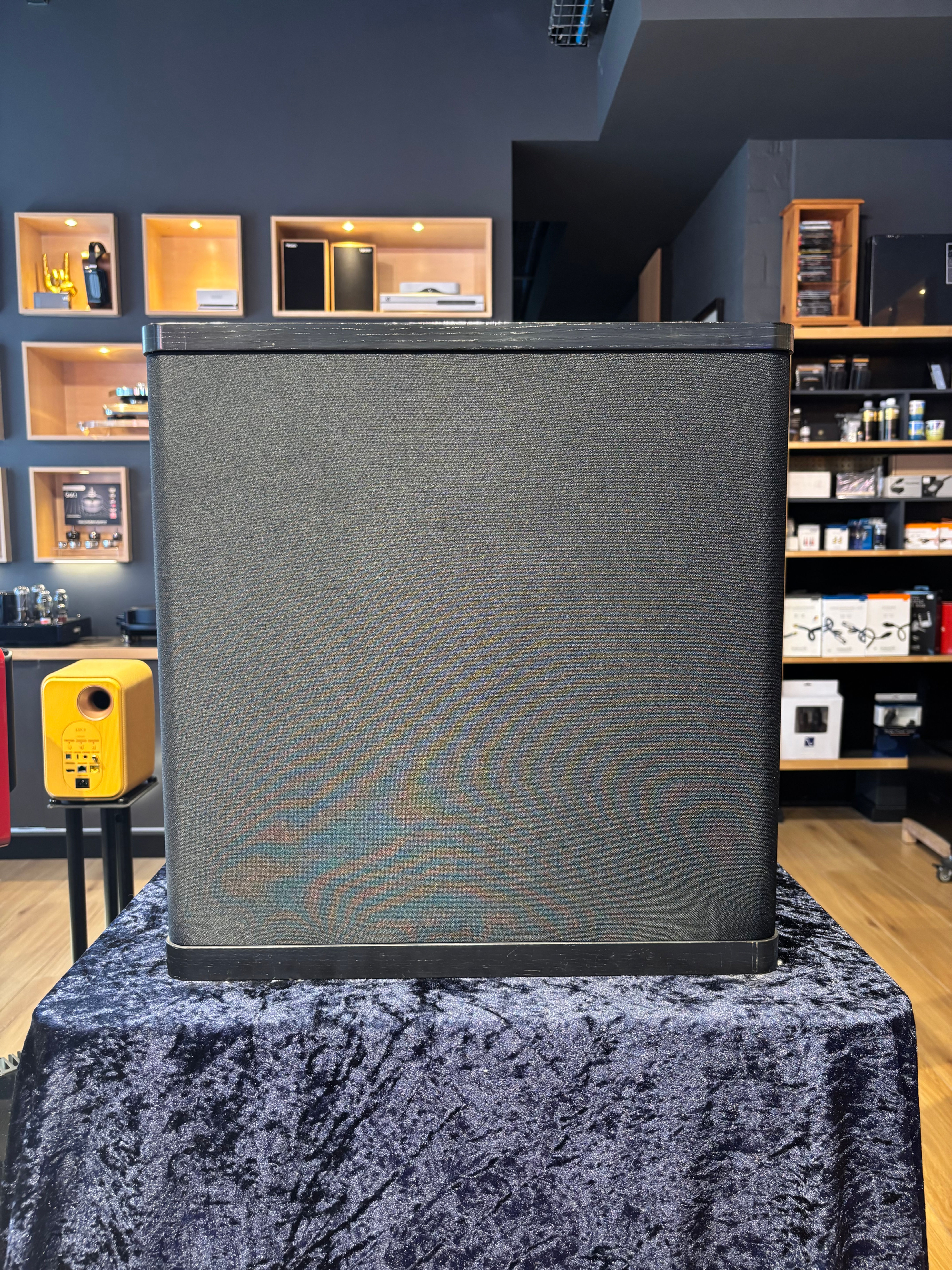 Pre-owned Vandersteen Sub Model 2Wq Active Subwoofer
