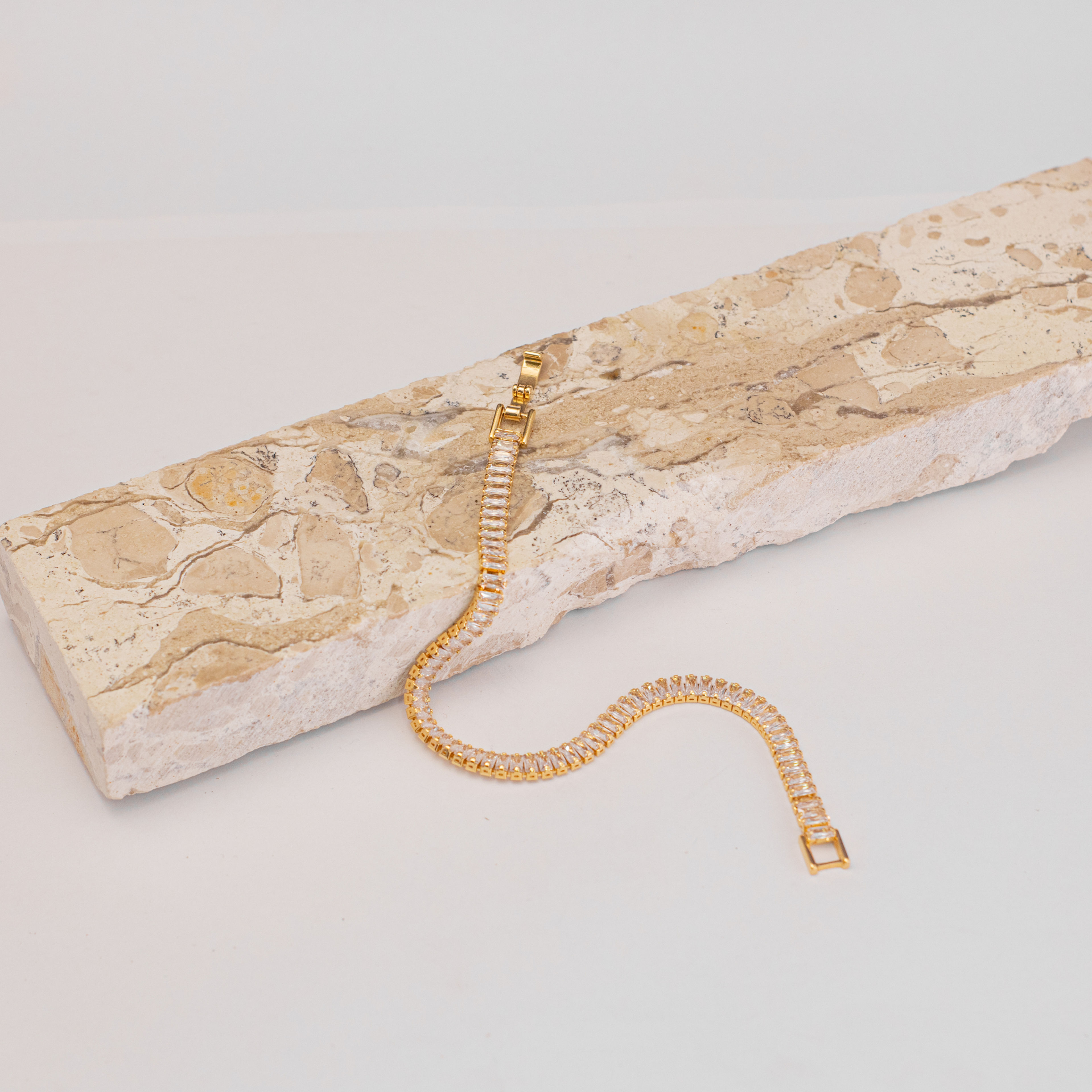 Pulseira em Zircônias na Corrente