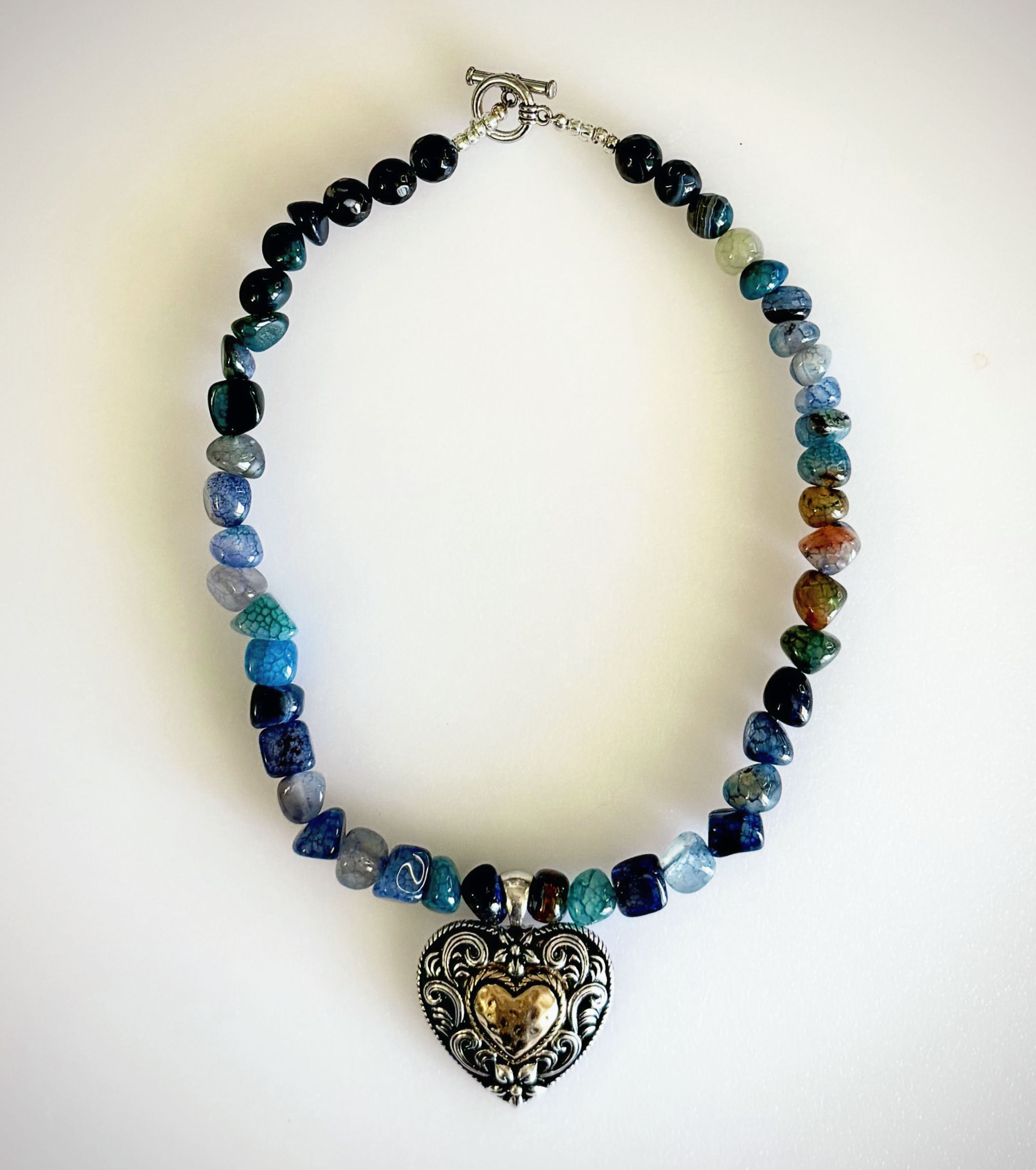 19" Dragon Vein Agate Necklace with Western Style Heart Pendant