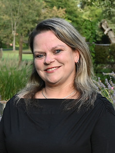 Michelle - thight headshot.JPG