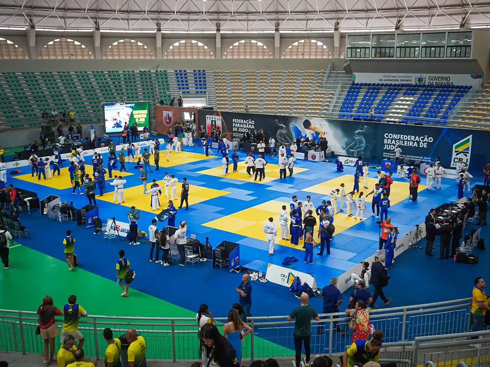 Área de competição em um ginásio do Campeonato Brasileiro de Judô Sub 13 e Sub 15 2025