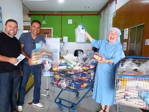 FECJU doa 276 kg de alimentos ao Lar Amigos de Jesus