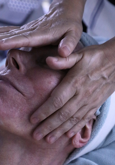 advanced esthetics massage treatment for facial sculpting