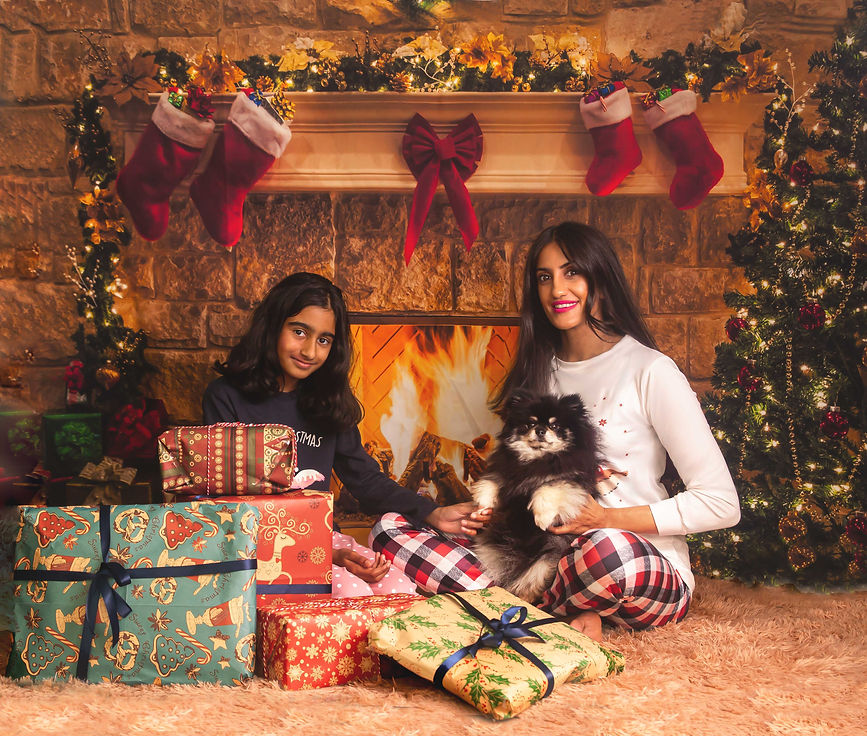 ChristmasFamily&Pet/PhotographybyCharmaineBrown/www.photographycpb.com