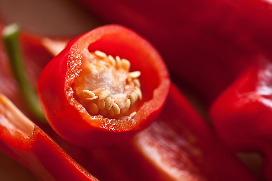 cayenne-pepper-chillies-close-up-35010.jpg