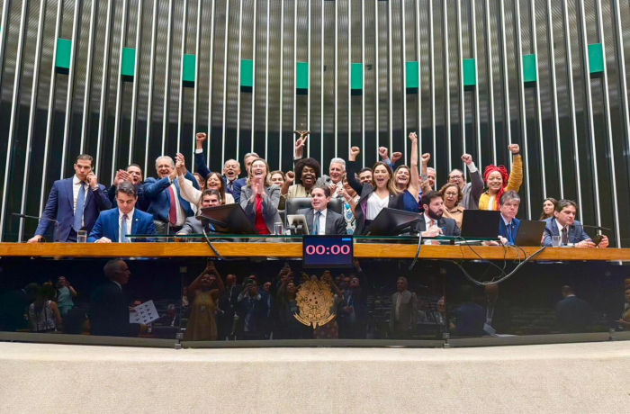 Câmara dos Deputados aprova nova regra de reajuste para o piso salarial do magistério