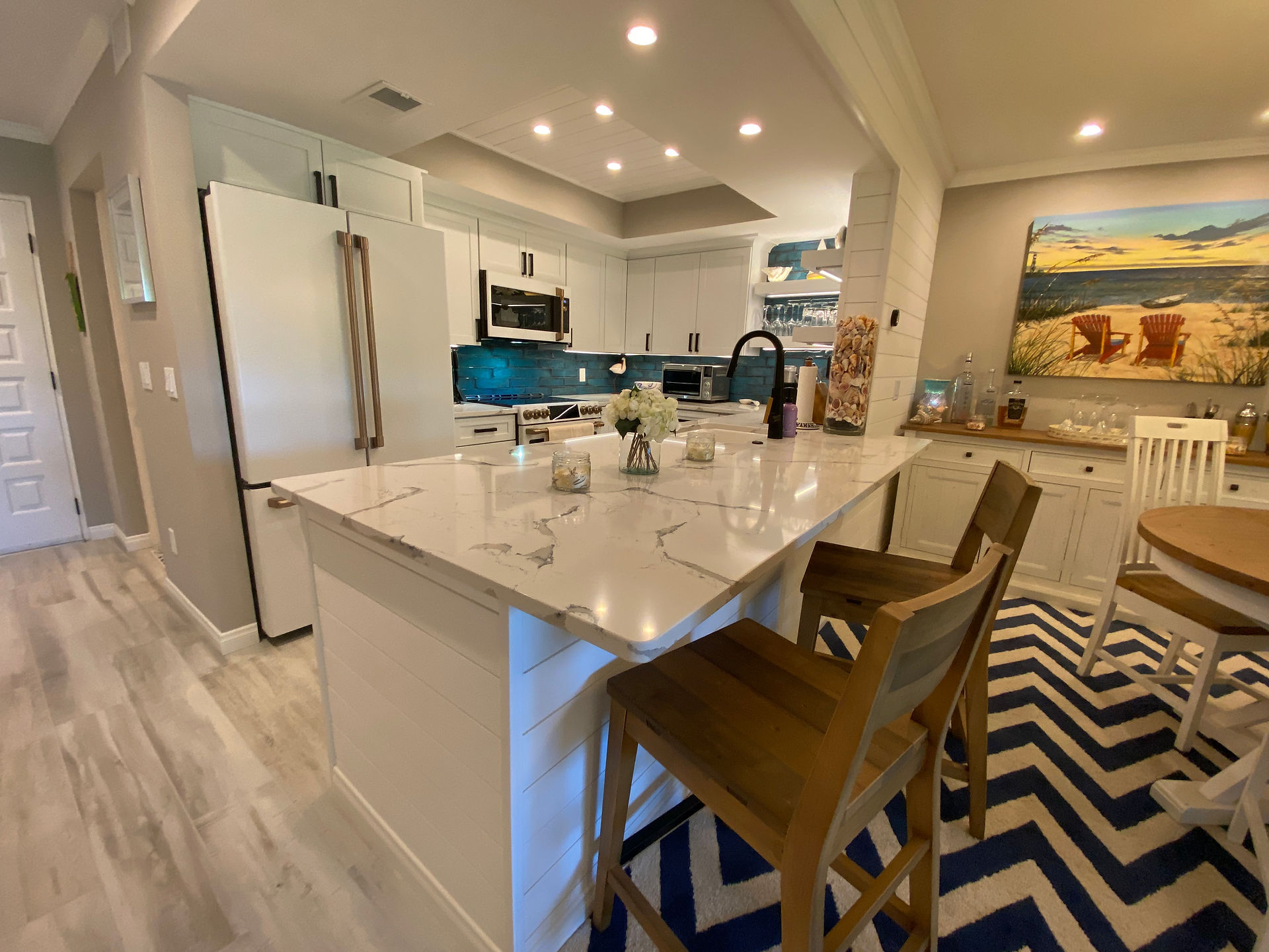 Eat-In Kitchen Bar