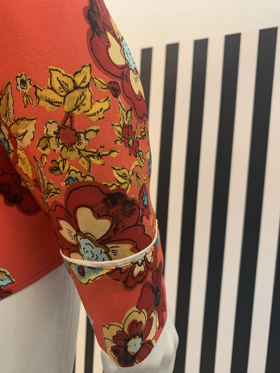 Thumbnail: Valentino Red Camicia in seta usato