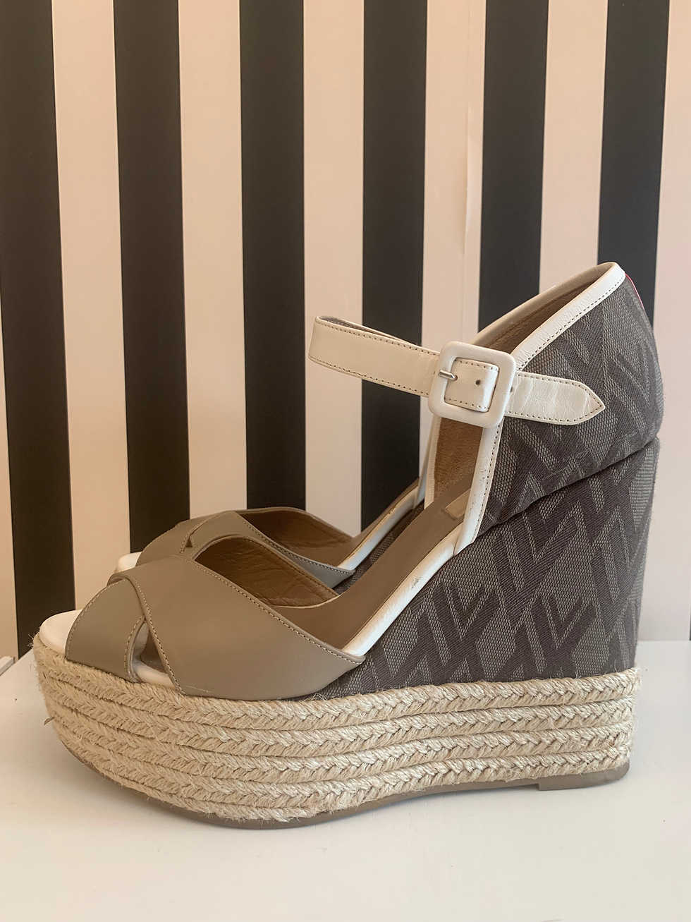 Thumbnail: Valentino Garavani scarpa zeppa usato