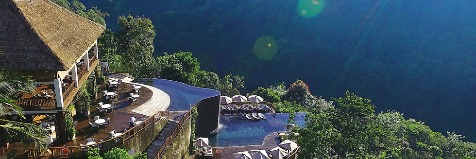 Hanging Gardens of Bali infinity pool overlooking jungle