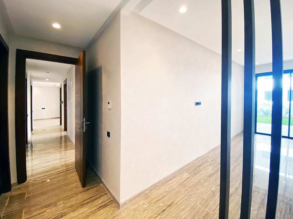 Thumbnail: Grand appartement de 212 m² avec jardin en résidence privée