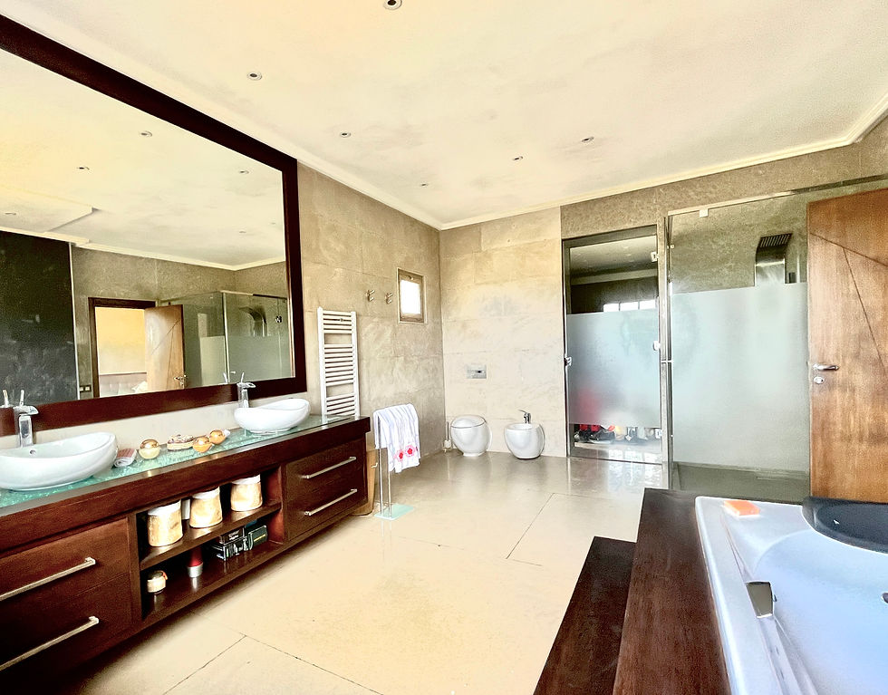 Thumbnail: Villa moderne, résidence ultra-sécurisée, avec piscine et sublime extérieur