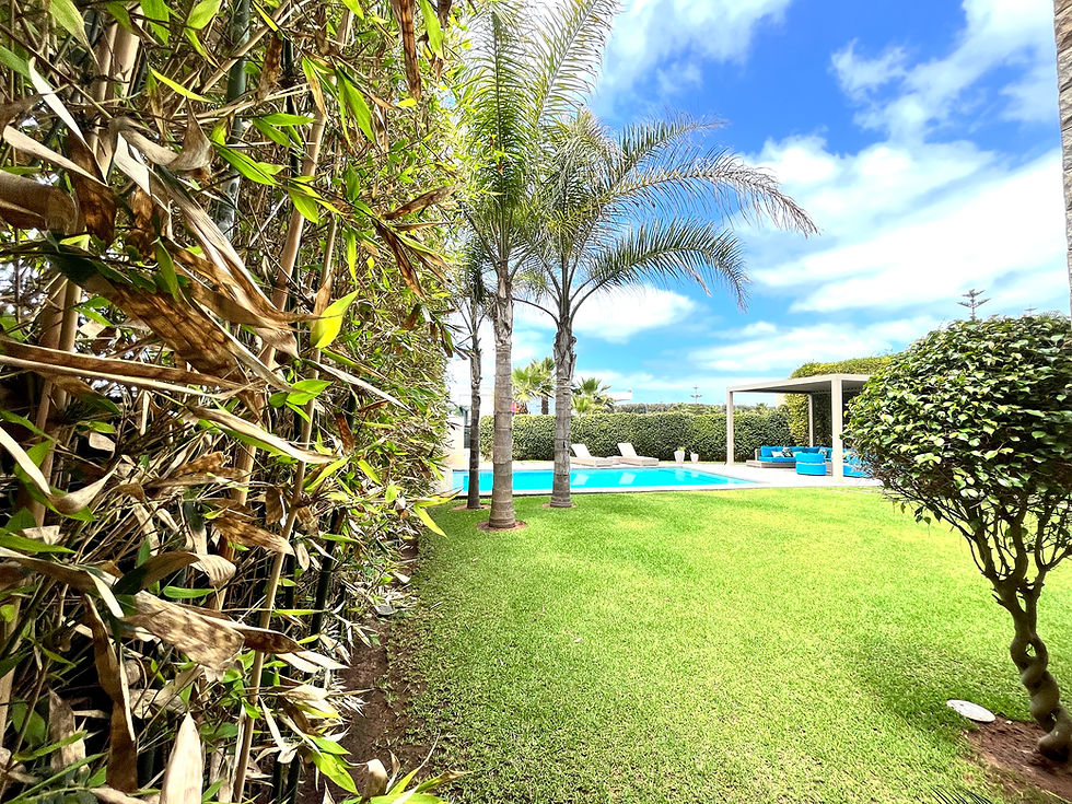 Thumbnail: Villa moderne, résidence ultra-sécurisée, avec piscine et sublime extérieur