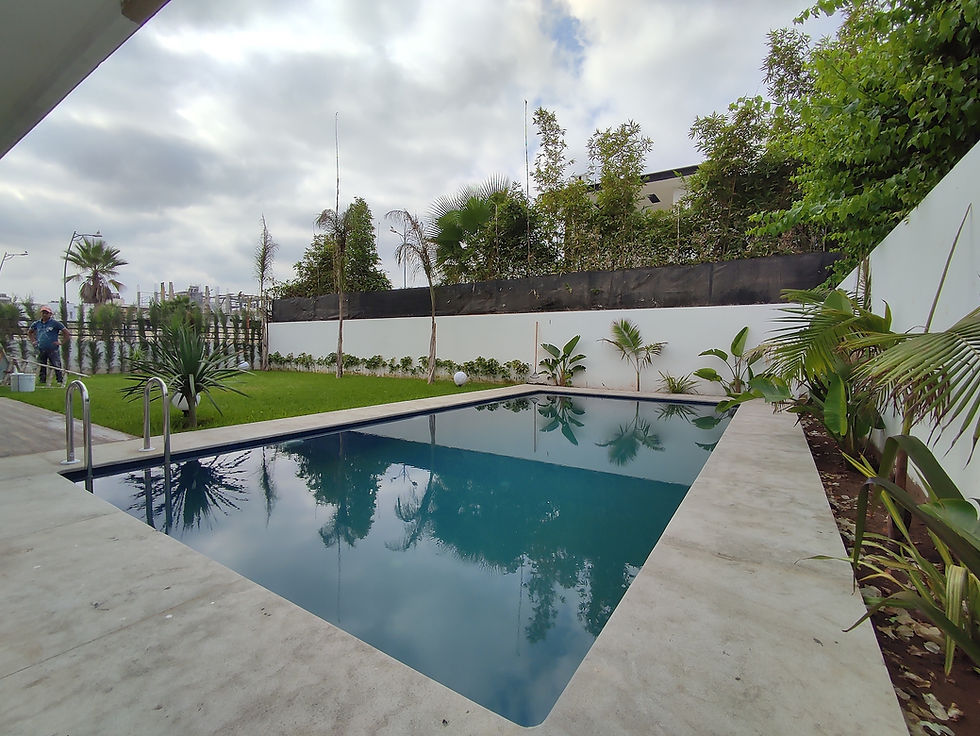 Miniature : Villa Individual avec Piscine et Jardin
