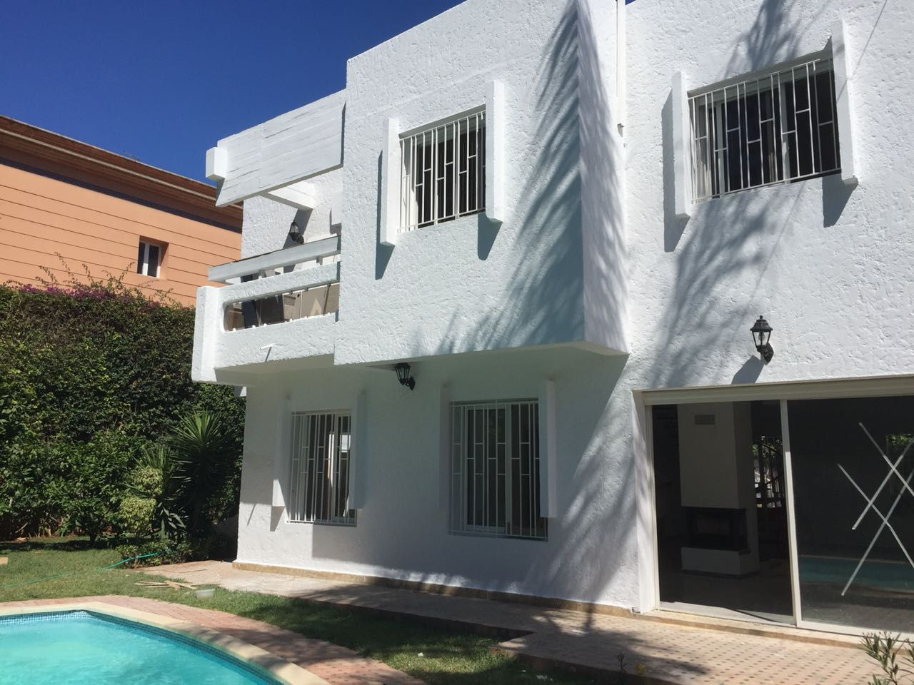 CIL Sunny villa with pool