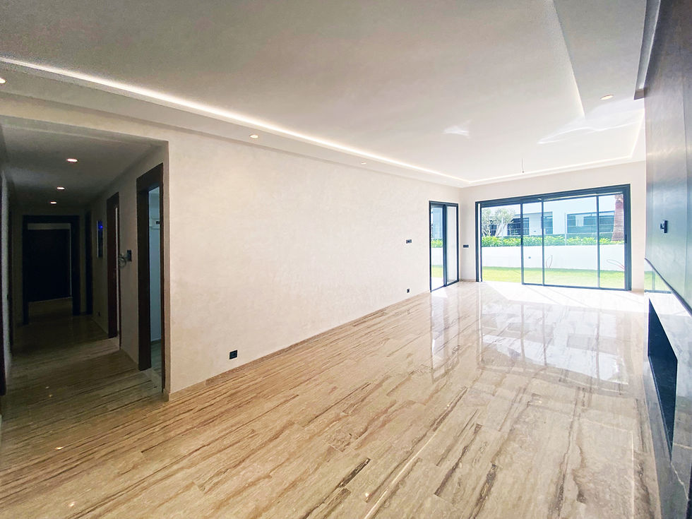 Thumbnail: Grand appartement de 212 m² avec jardin en résidence privée