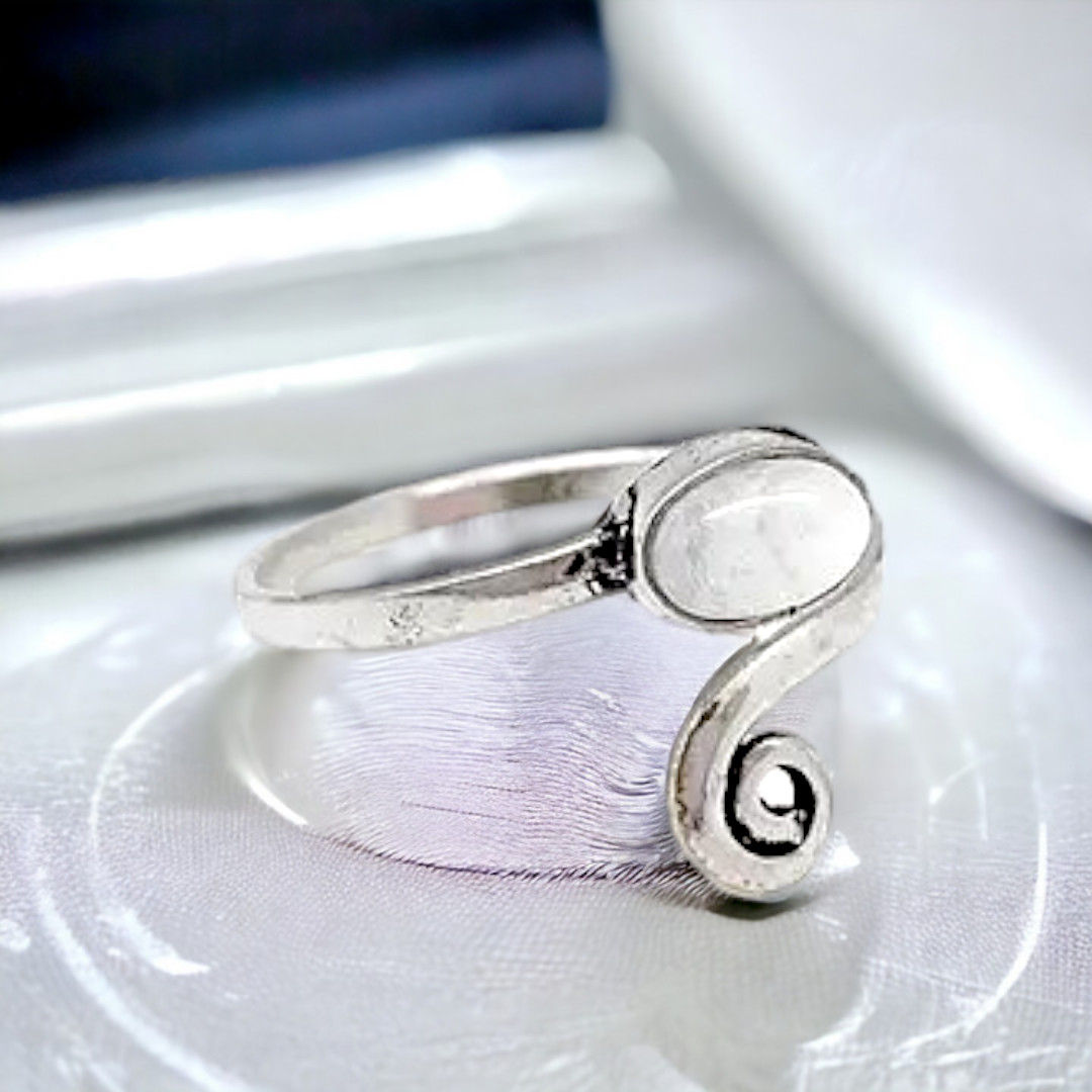 Månesten regnbue ring justerbar