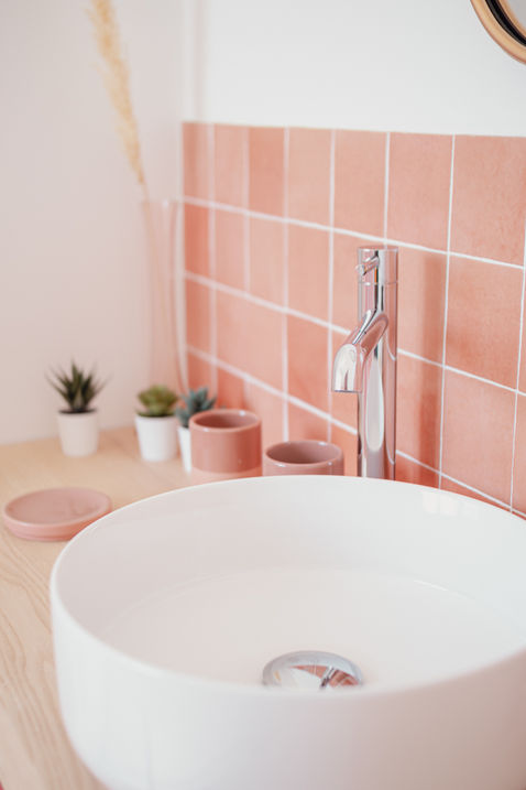 détail salle de bains orange.jpg