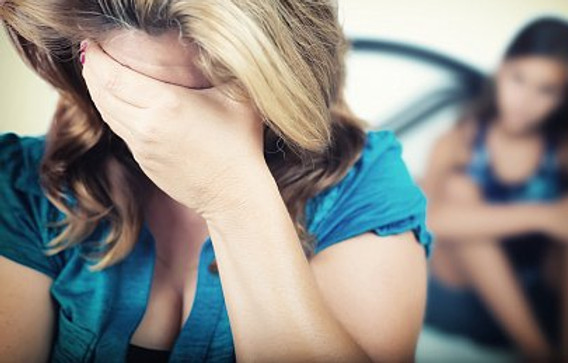 Radeloze moeder met tiener in problemen
