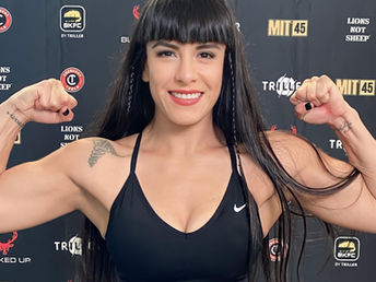 Valeria “Galáctika” Mejía: La Estrella Peruana del Bare Knuckle que Conquista el Escenario Internacional