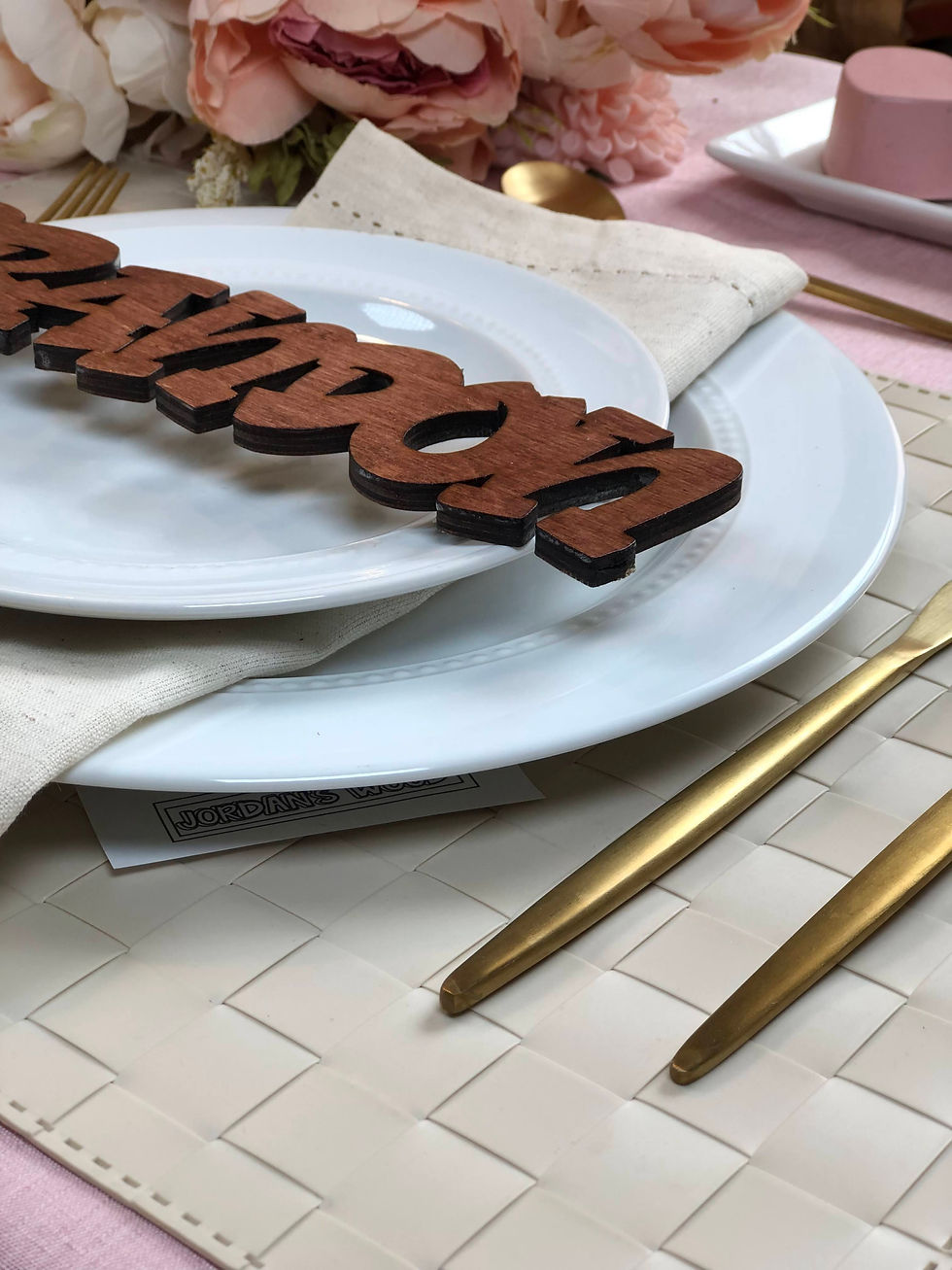 Thumbnail: Graffiti-inspired wooden name piece used as event decor