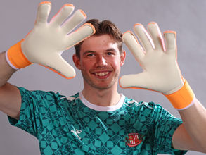 MELKER ELLBORG: WHO ARE YOU?