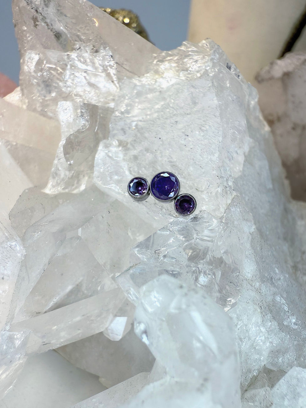 Thumbnail: Top three pickups with zirconia (16g string)