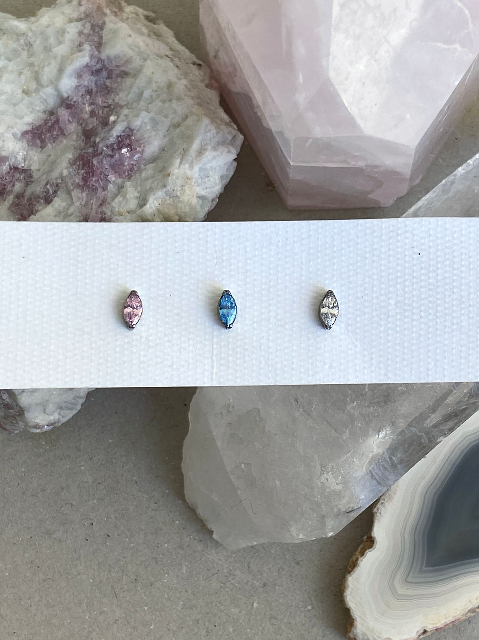 Miniatura: Top Ava marquise (pin)