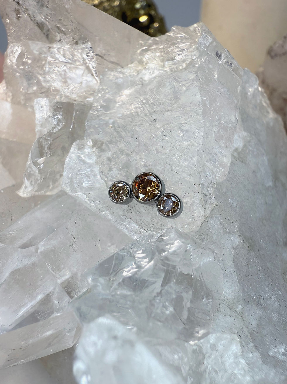 Thumbnail: Top three pickups with zirconia (16g string)
