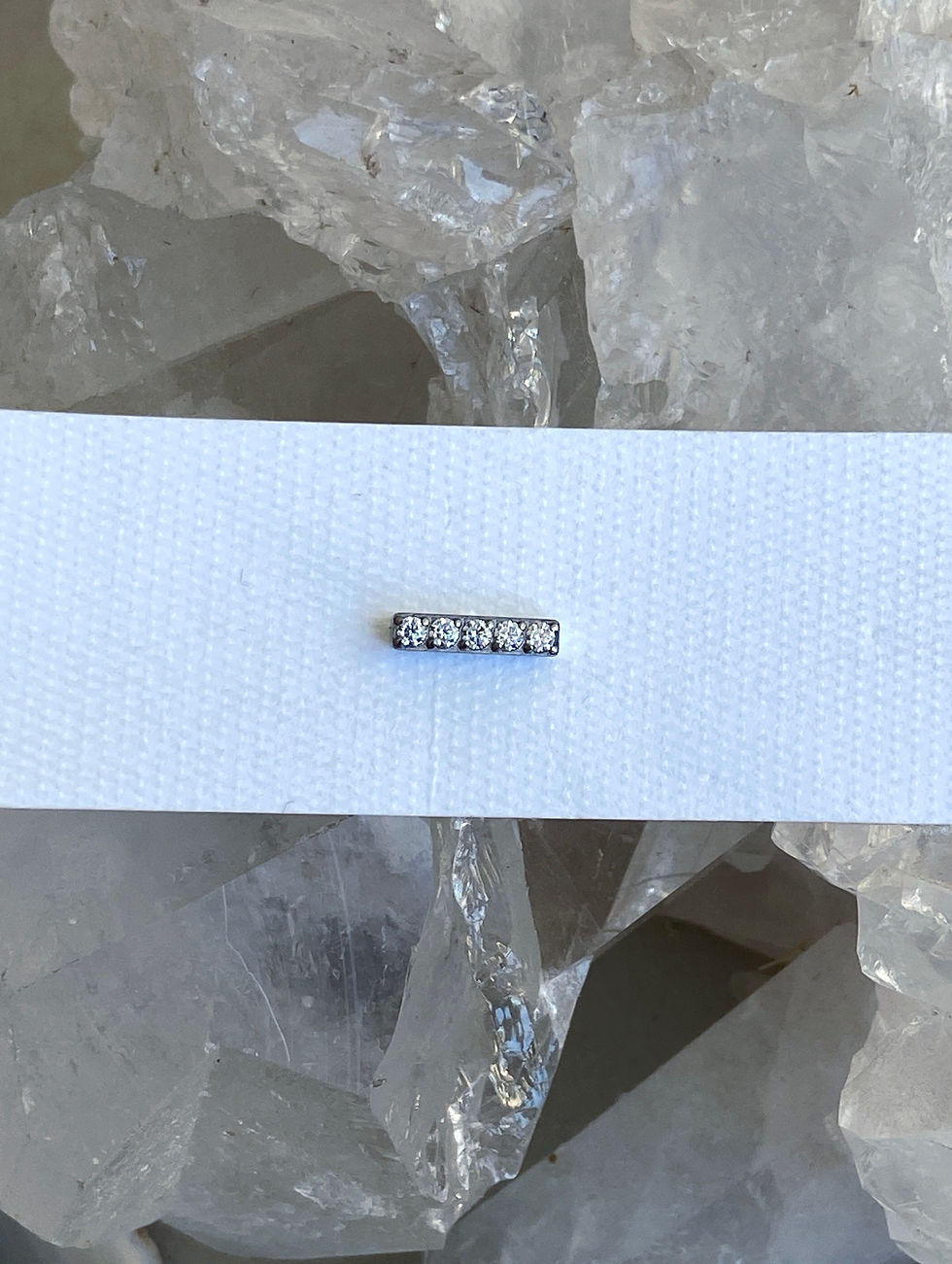 Miniatura: Top barra cinco zirconias (pin)