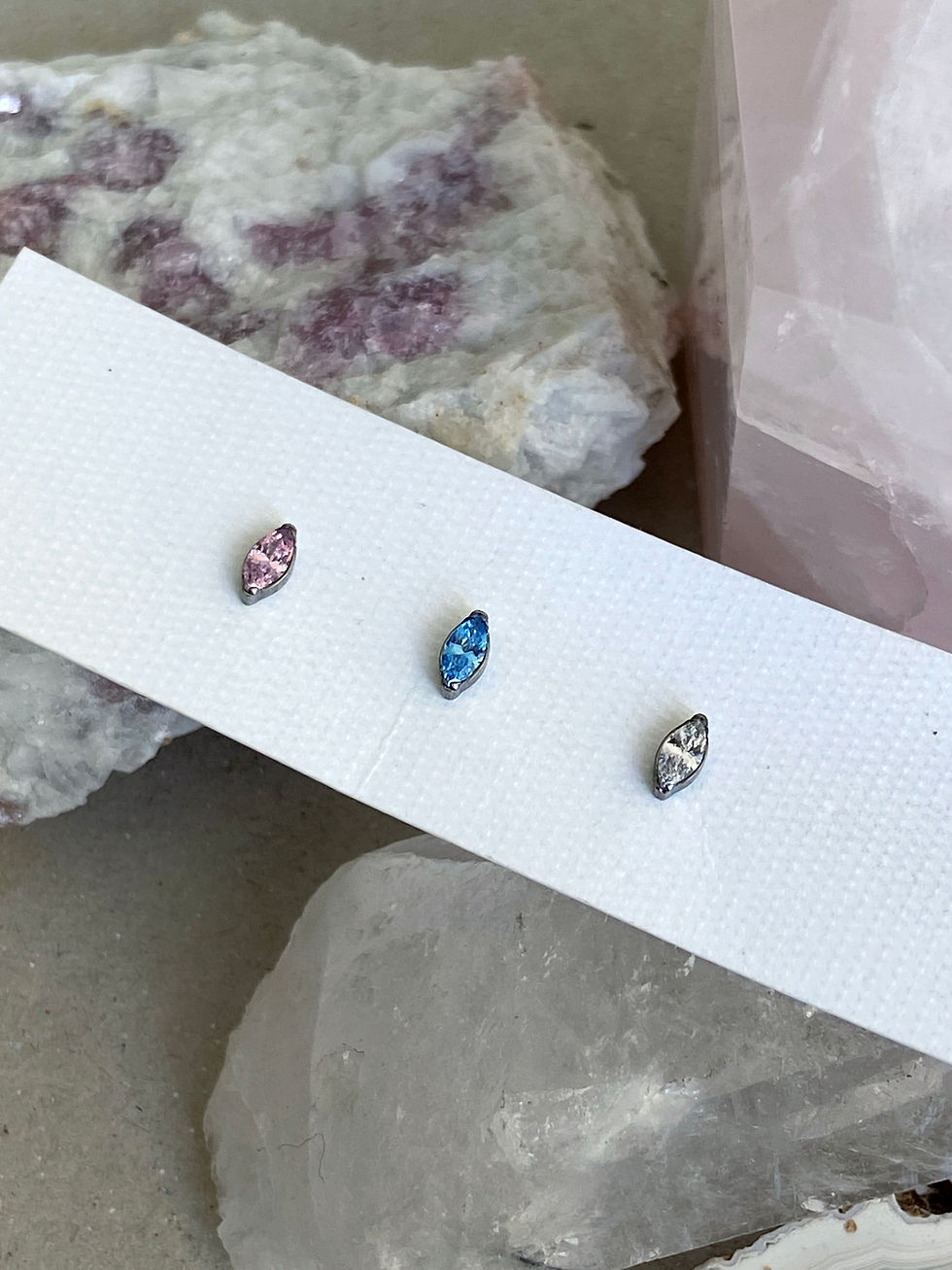 Miniatura: Top Ava marquise (pin)