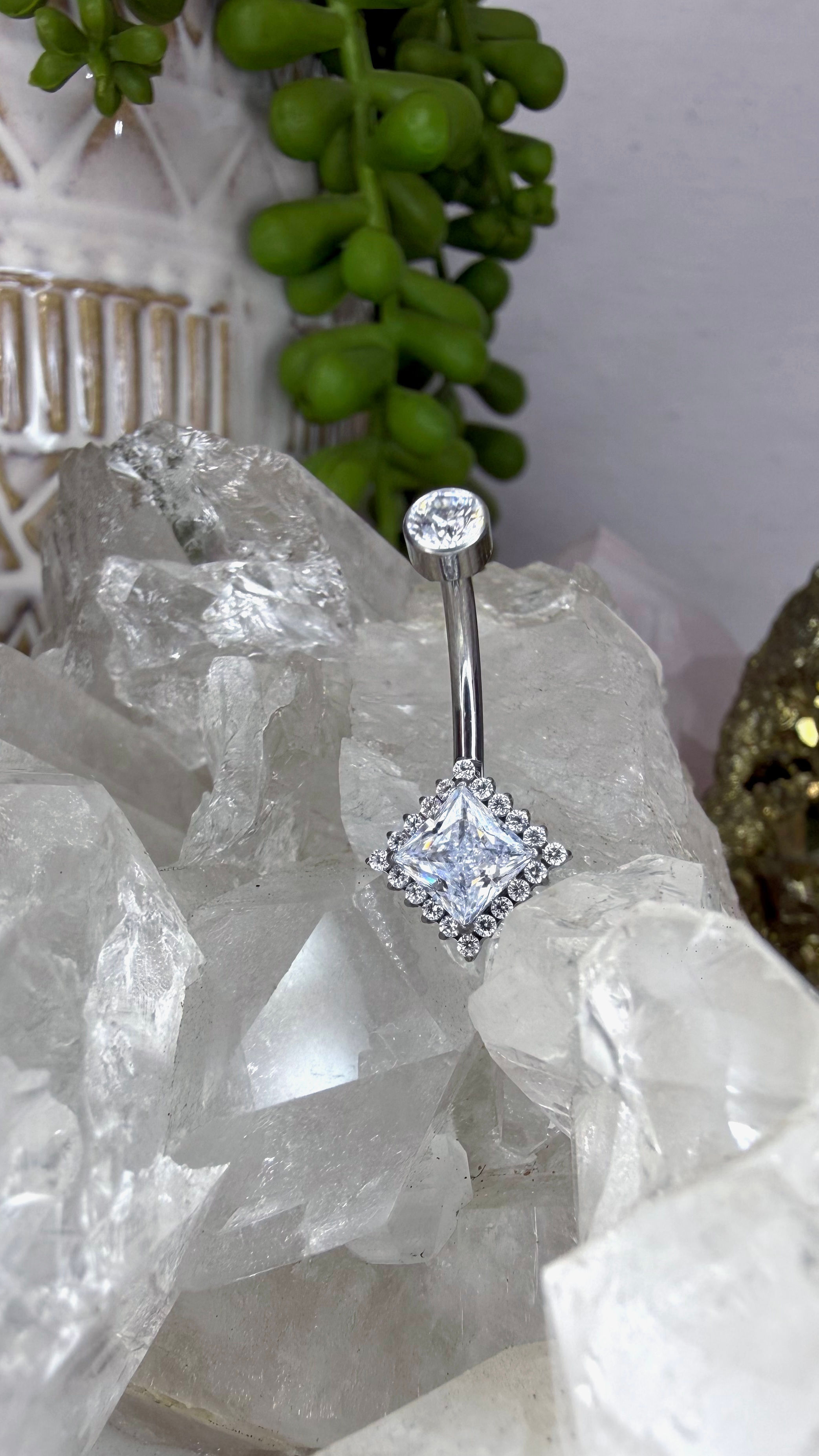 Barbell curvo Dawn zirconia cuadrada (14g)