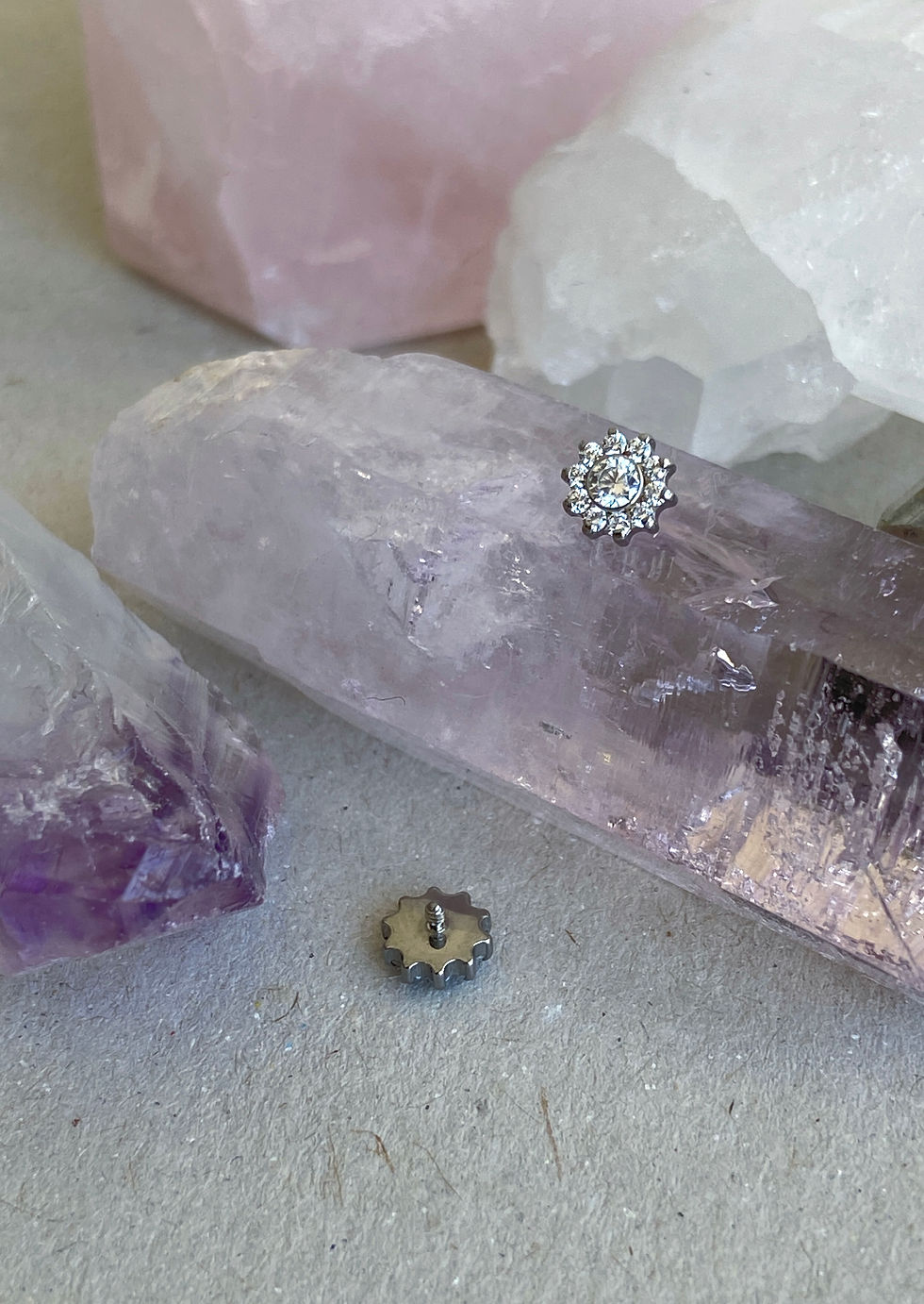 Thumbnail: Top flor zirconia diez pétalos (16g & 14g)