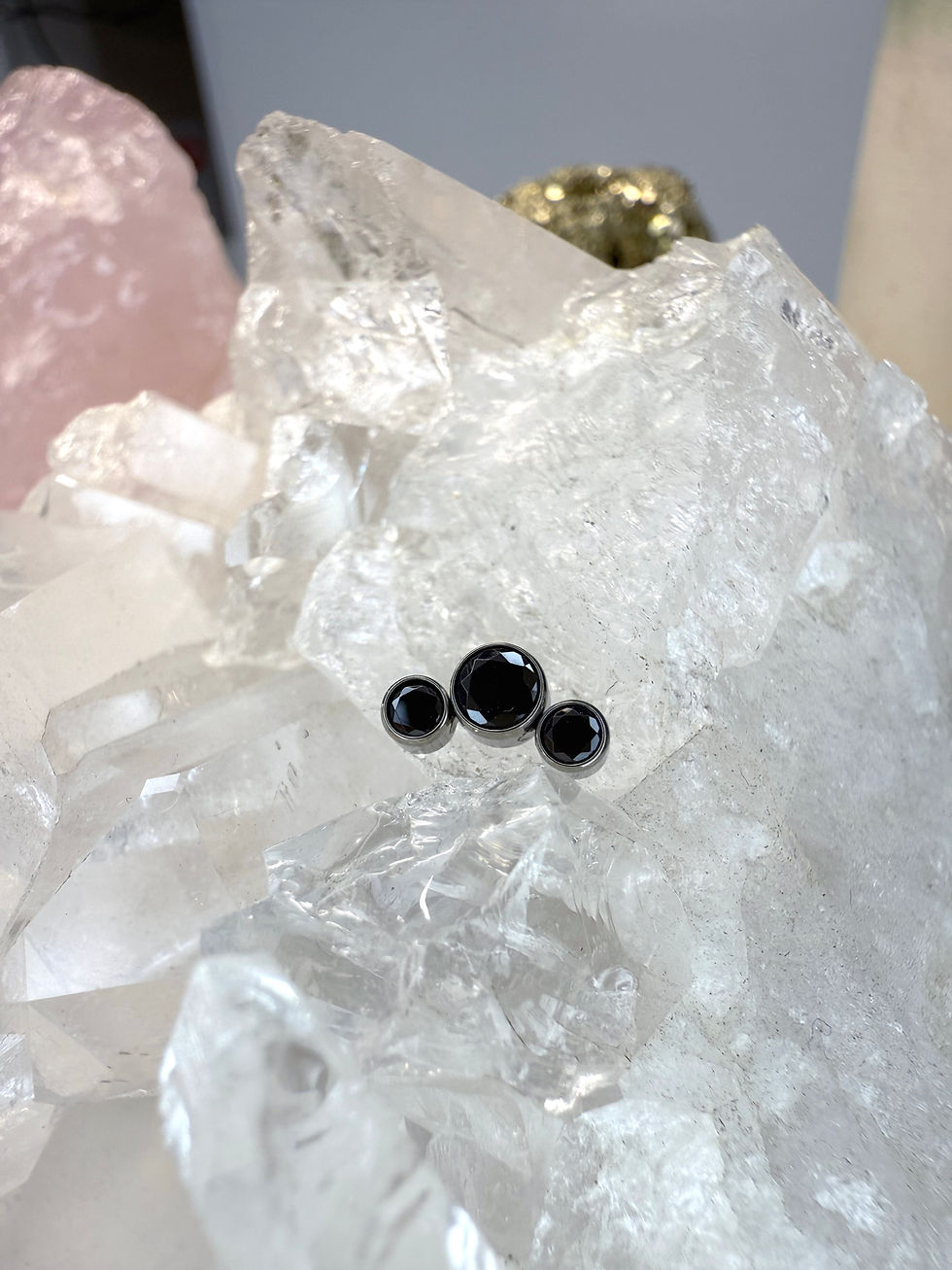 Thumbnail: Top three pickups with zirconia (16g string)