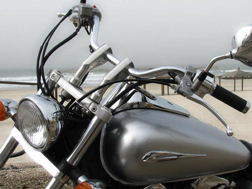 5 consejos para el mantenimiento de tu moto en casa (y cómo lavarla)